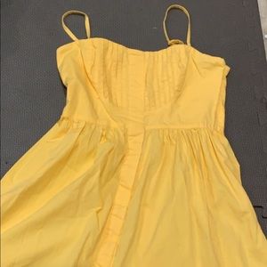 yellow dress